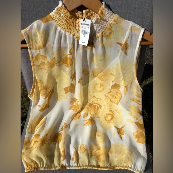 NWT EXPRESS Sheer Floral High Neck Blouse Peekaboo Back Built-in Cami Size Small - Picture 6 of 11